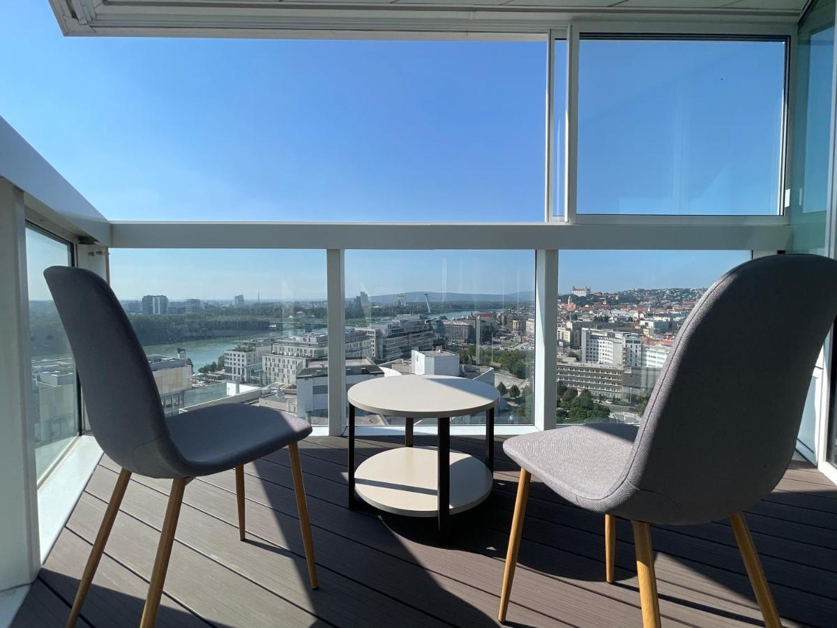 Sag Panorama Apartment 3 Rooms 19Th Floor Great View Free Parking ブラチスラヴァ エクステリア 写真