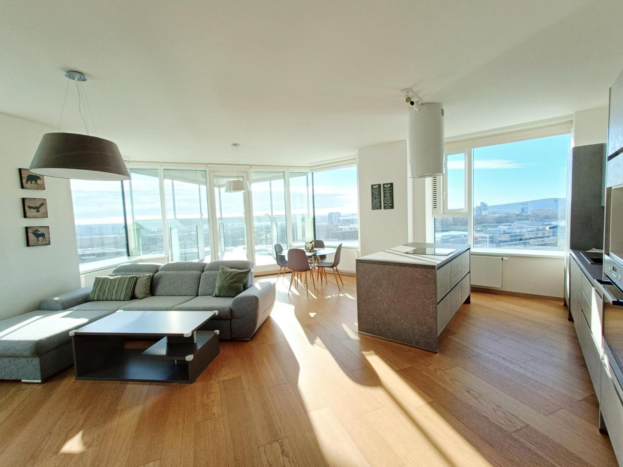 Sag Panorama Apartment 3 Rooms 19Th Floor Great View Free Parking ブラチスラヴァ エクステリア 写真