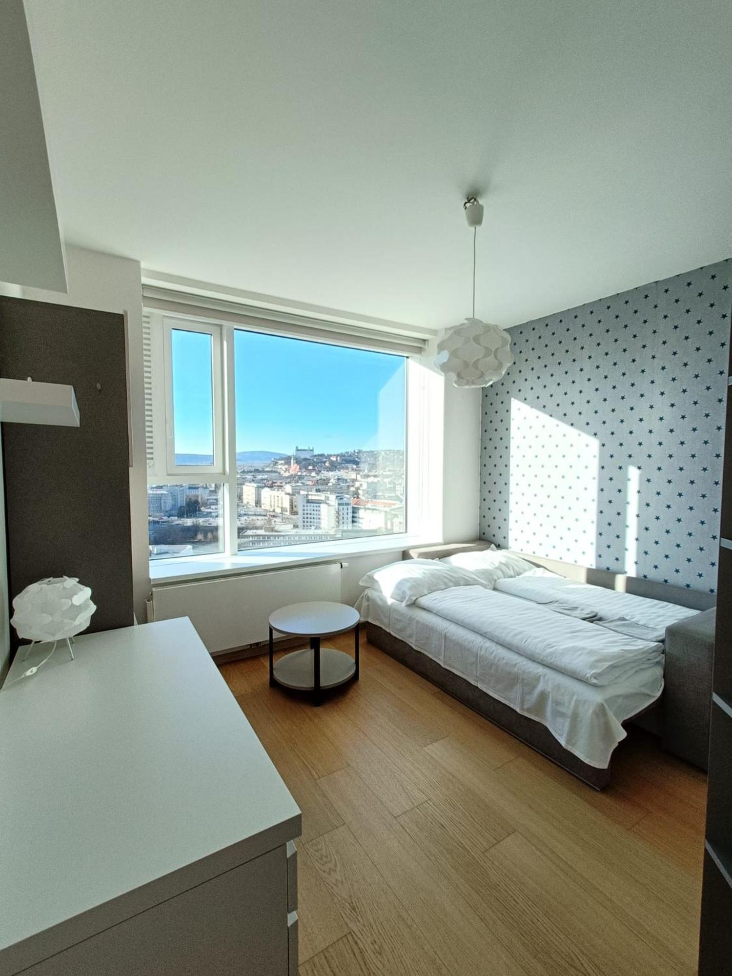 Sag Panorama Apartment 3 Rooms 19Th Floor Great View Free Parking ブラチスラヴァ エクステリア 写真